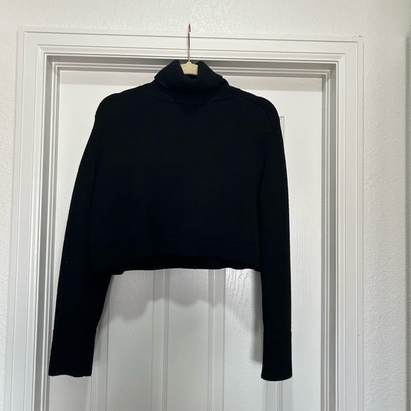 Zara cropped turtleneck sweater - Picture 4 of 4